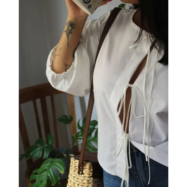 BLUSA CON LAZOS