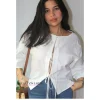 BLUSA CON LAZOS