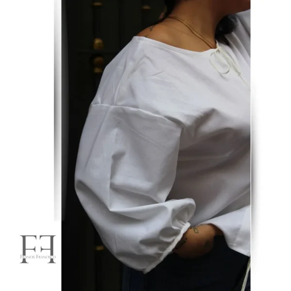 BLUSA CON LAZOS