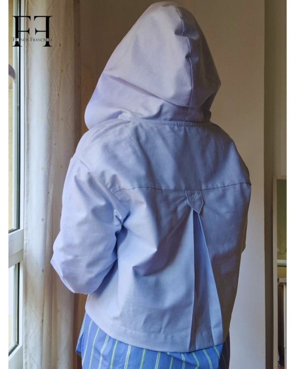 CHAQUETA CON CAPUCHA
